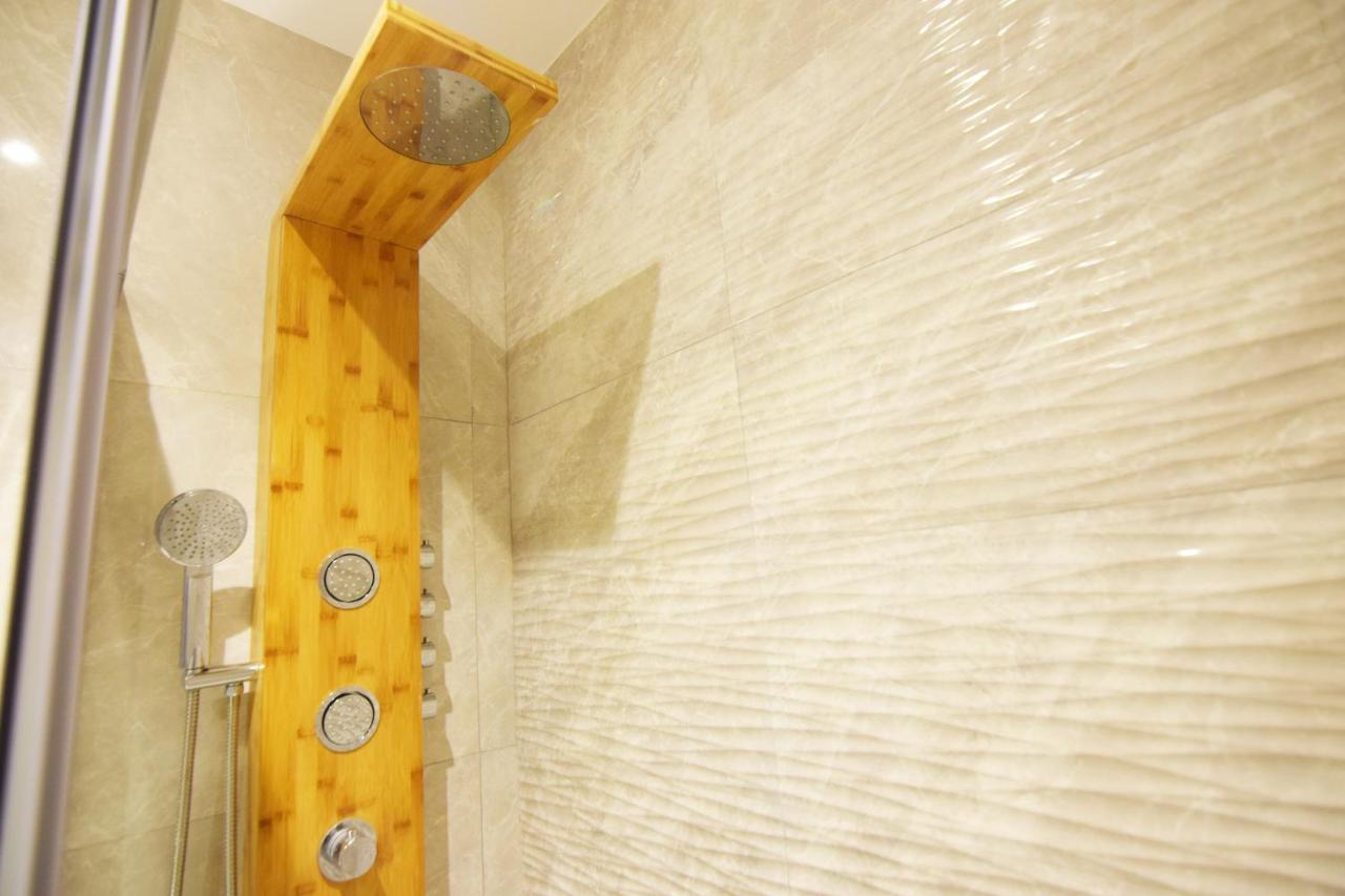 Paradise Luxurious Flat, Free Parking, 3 Double Rooms, Terrace, Jacuzzi, Fully Renovated San Sebastián Exterior photo