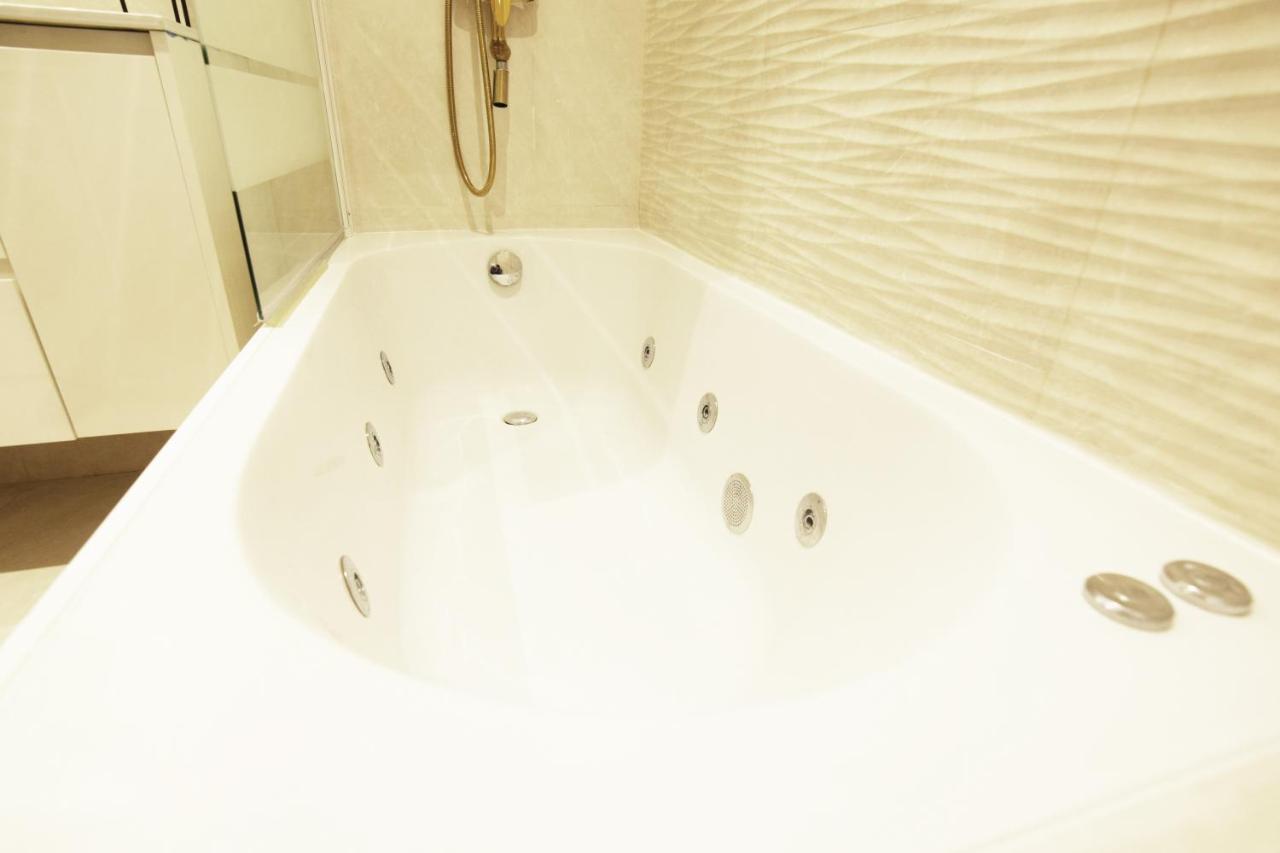 Paradise Luxurious Flat, Free Parking, 3 Double Rooms, Terrace, Jacuzzi, Fully Renovated San Sebastián Exterior photo