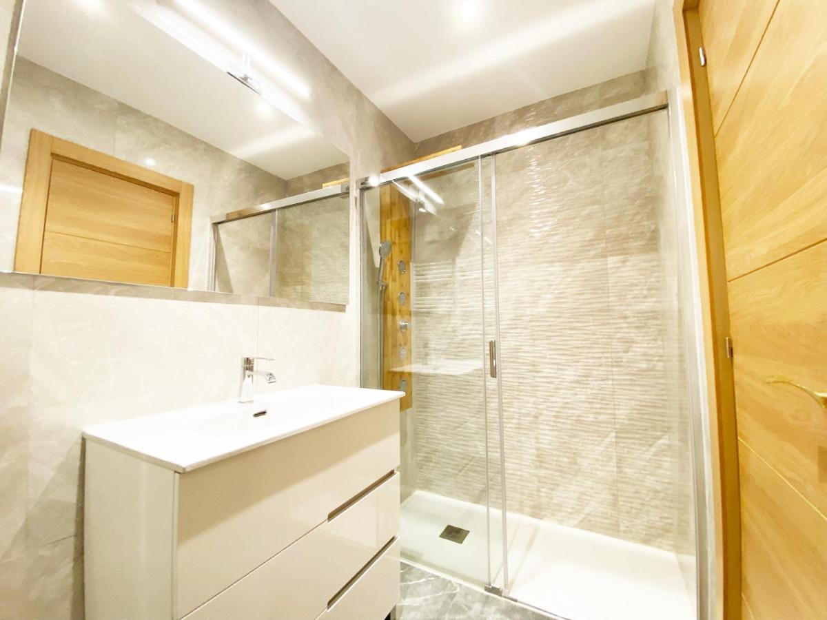 Paradise Luxurious Flat, Free Parking, 3 Double Rooms, Terrace, Jacuzzi, Fully Renovated San Sebastián Exterior photo